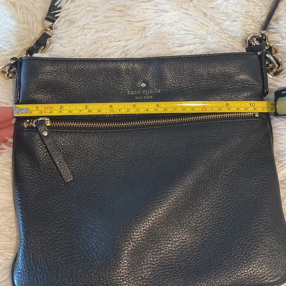 Kate Spade ♠️ black pebbled leather black cross body with gold hardware - Picture 10 of 12